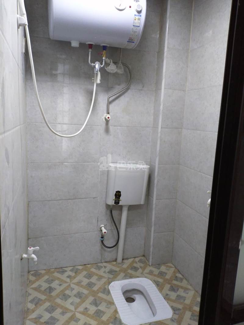 广园东路西坑直街35-15696902卫生间图6