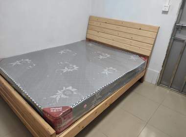 江夏村四约大街七巷6号 