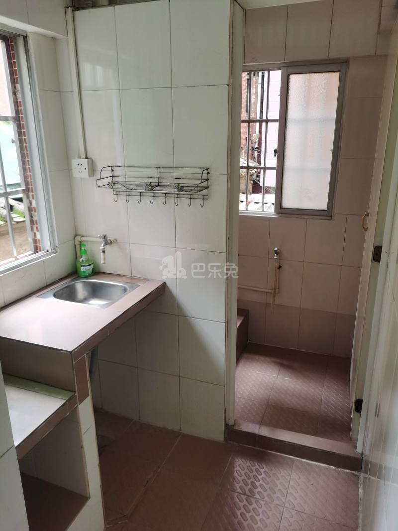 龙洞西街就成里12号5740555厨房图5