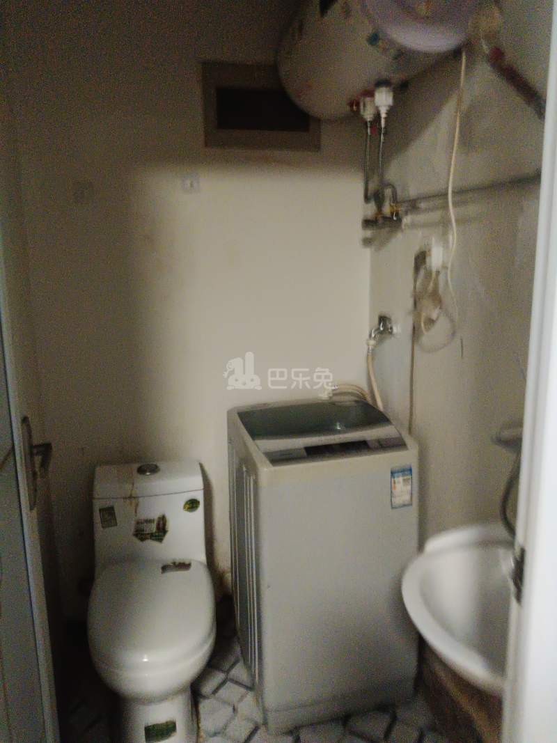 大上海国际商贸中心（花桥国际美车城）5770048卫生间图4