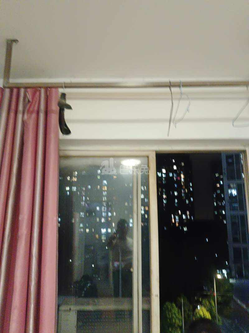 大上海国际商贸中心（花桥国际美车城）5770048卧室窗户图6