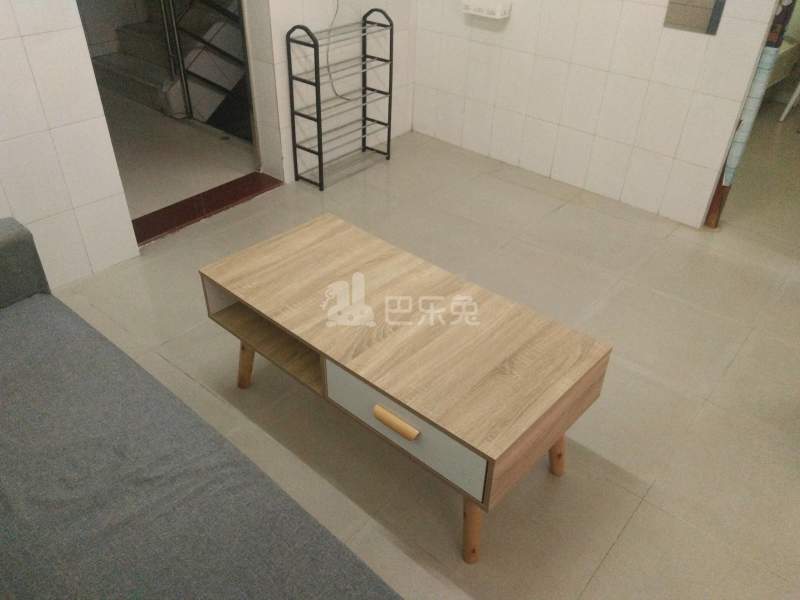 龙步中心街8号5781207客厅图6