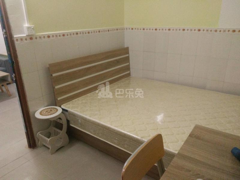 龙步中心街8号5781207卧室图1