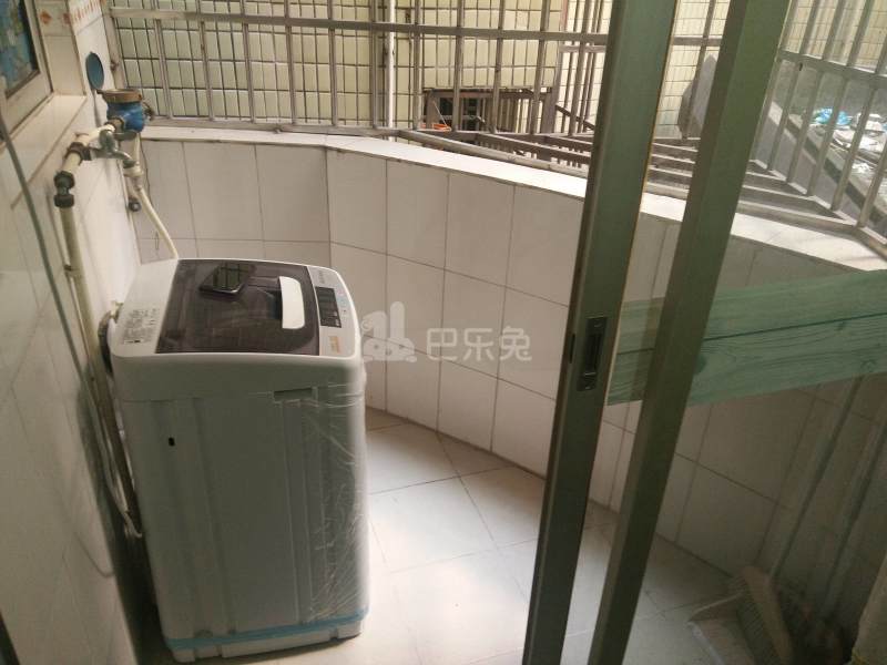 龙步中心街8号5781207卧室图4