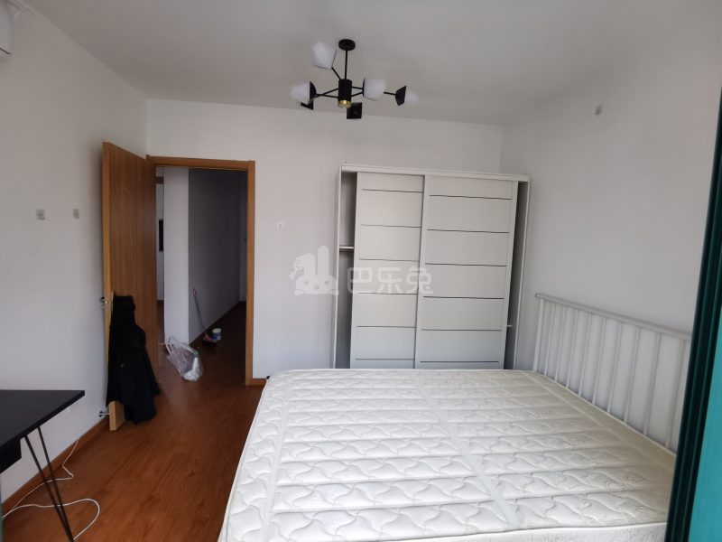 浦发绿城浦三路2801弄5810046卧室图4