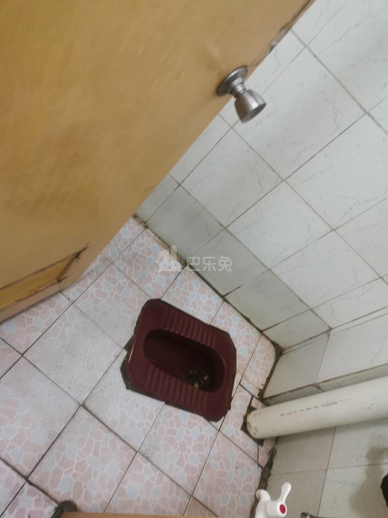 长湴东街十四巷8号5814353卫生间图4