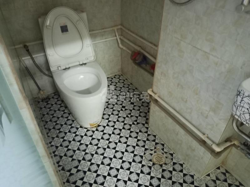 车陂大塘街四巷2号5816244卫生间图5