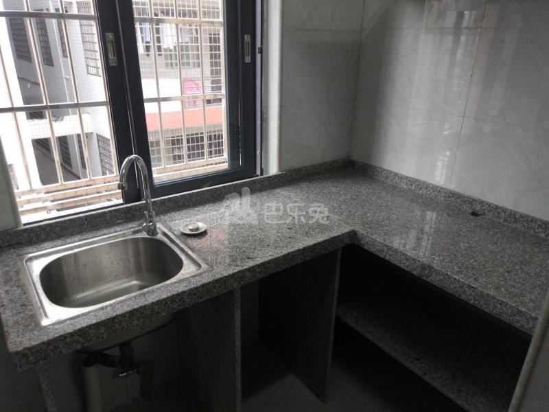 同新路5号5832301厨房图8