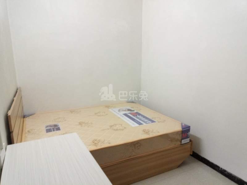 同新路5号5832301卧室图0