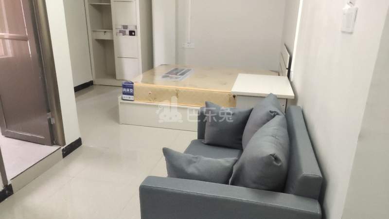 同新路5号5832302客厅图4