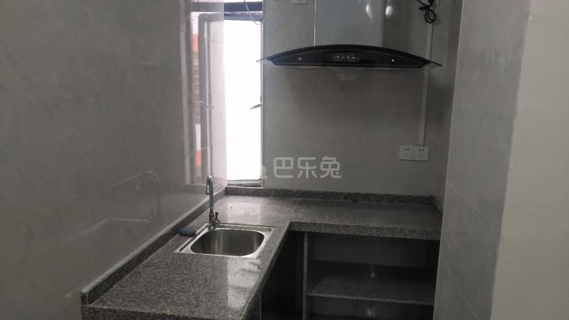 同新路5号5832302厨房图5