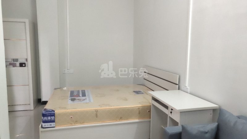 同新路5号5832302卧室图0