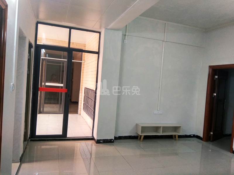 同新路5号5832305客厅图9