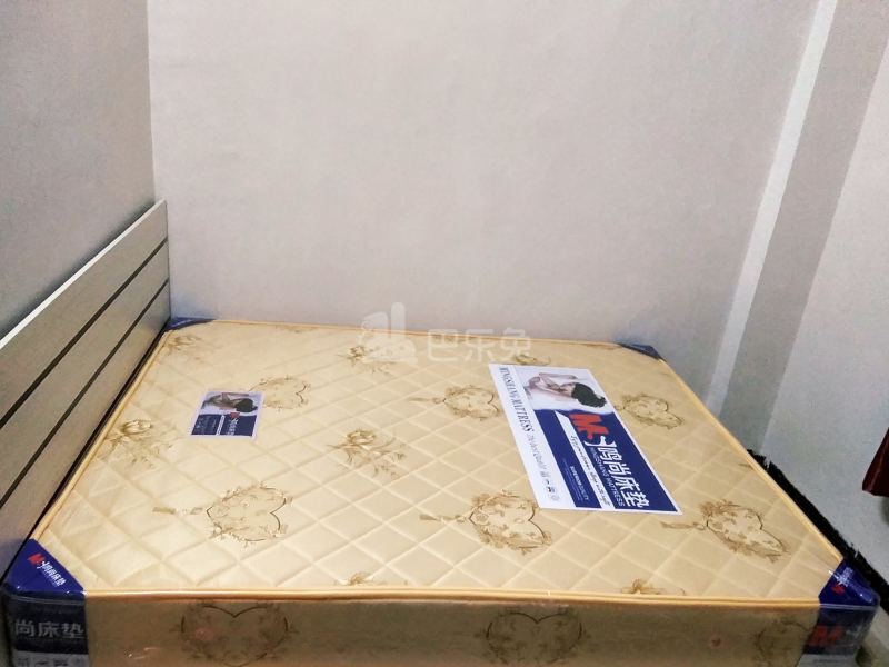 同新路5号5832305卧室图1