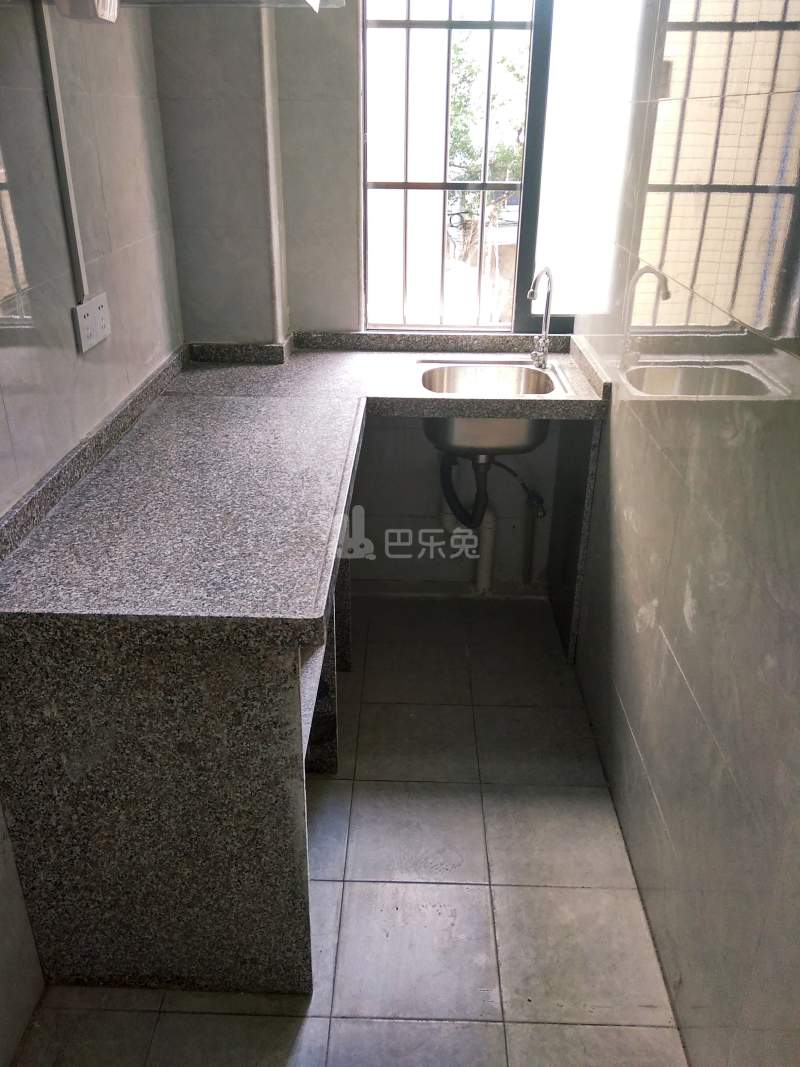 同新路5号5832305厨房图10