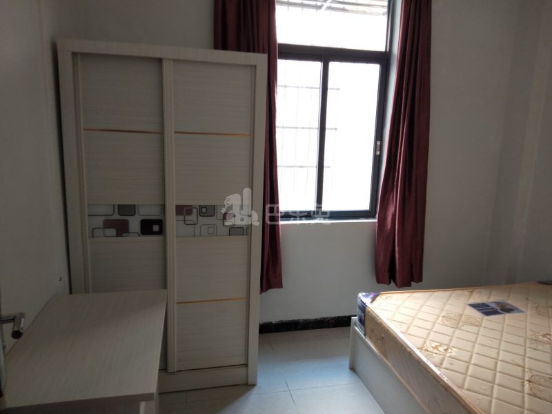 同新路5号5832306卧室图0