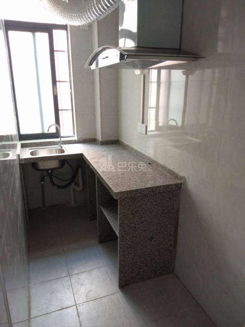 同新路5号5832306厨房图8