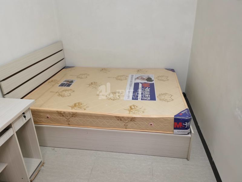 同新路5号5832308卧室图0