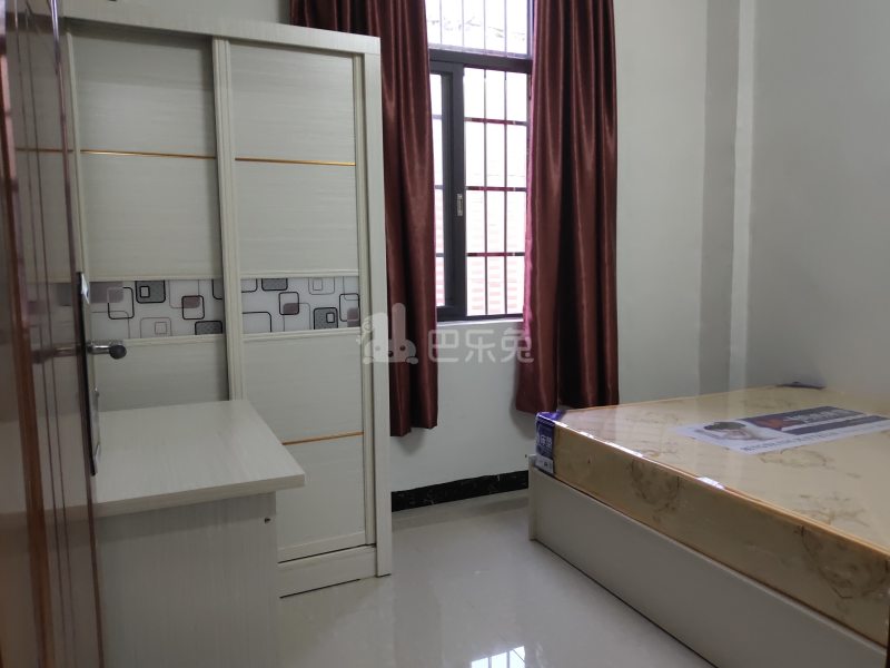 同新路5号5832316卧室图0