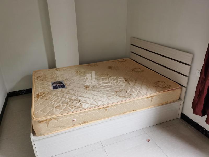 同新路5号5832317卧室图2