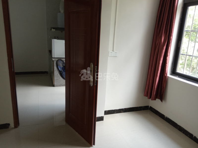 同新路5号5832318卧室图2