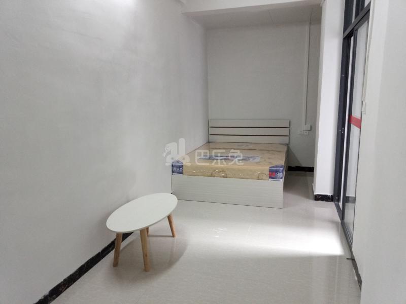 同新路5号5832319卧室图0