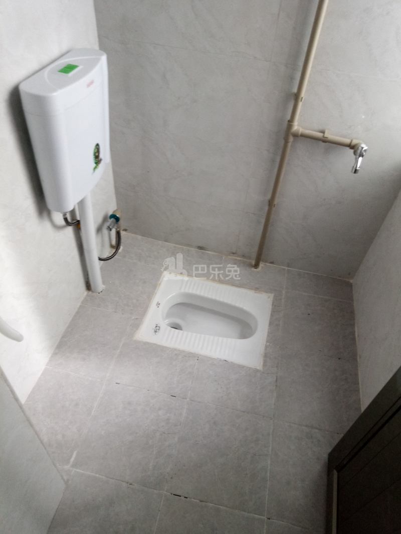 同新路5号5832319卫生间图5