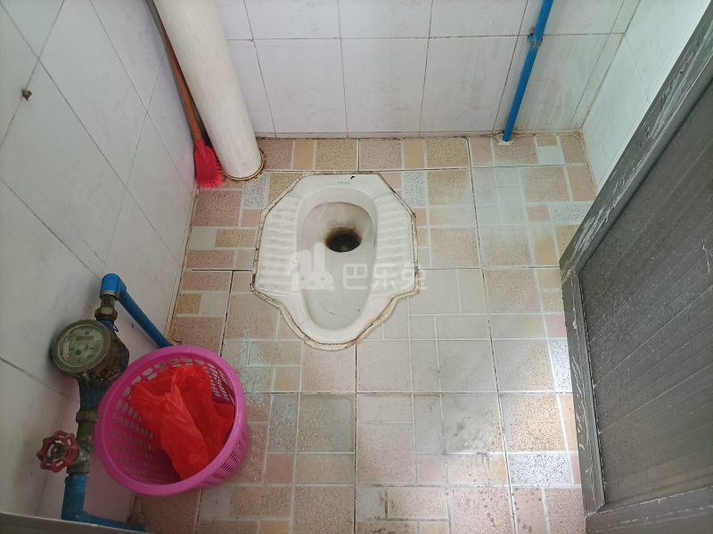 长湴西街九巷3号5833555卫生间图4