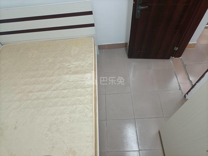 长湴西街九巷3号5833555卧室图2