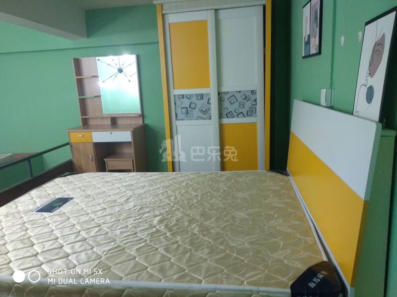 大山村卢地坊大街8号5837001卧室图0