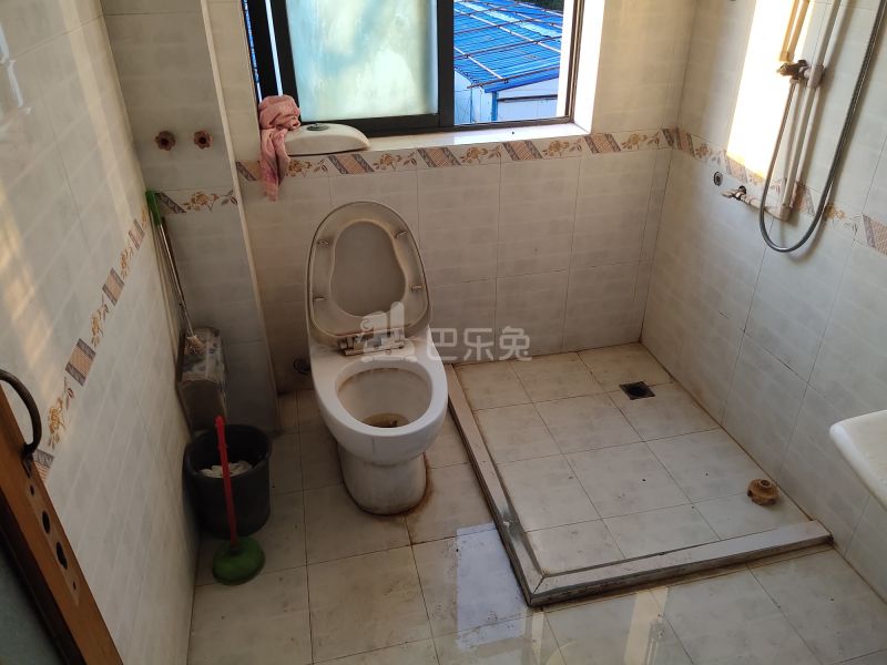 西郊家园（青浦）9566491卫生间图8