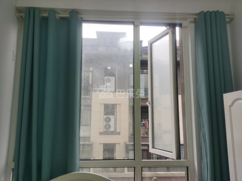 招商花园城（宝悦华庭）5845286卧室窗户图5