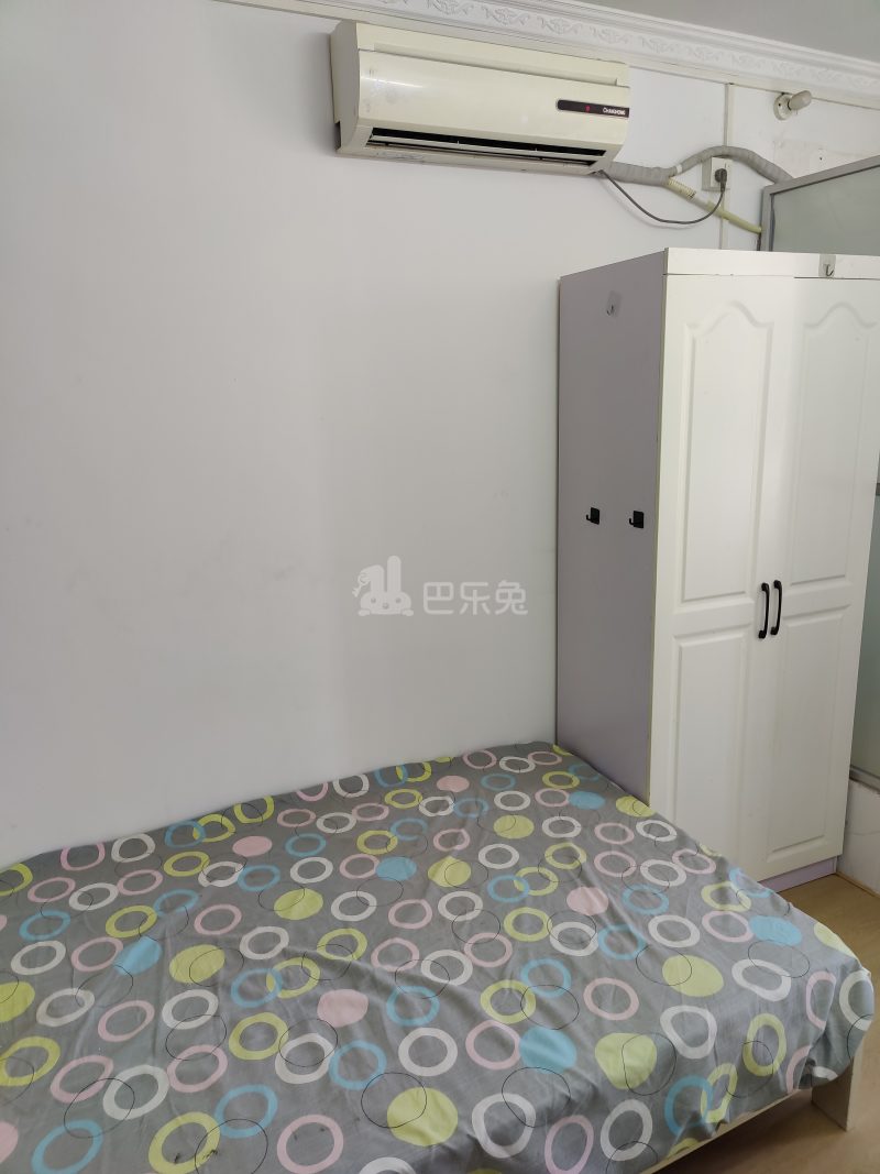 金田花园5849035卧室图1