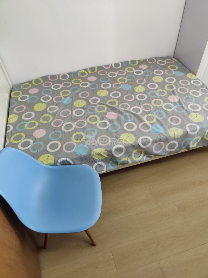 金田花园5849035卧室图2