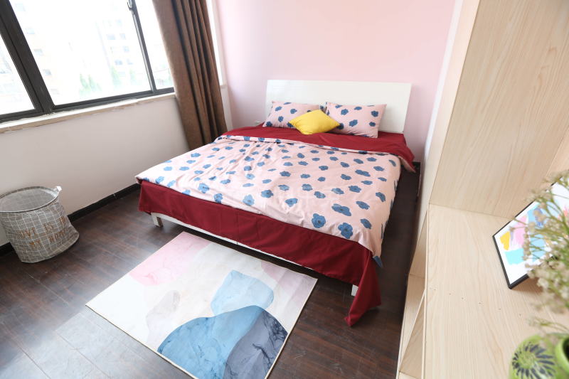 E+青年公寓（东新路店）5889852卧室图3