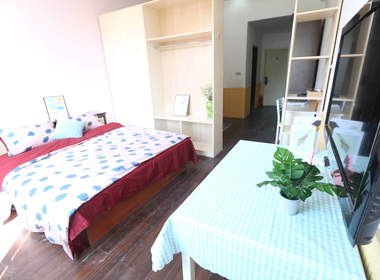 E+青年公寓（东新路店） 1室0厅1卫