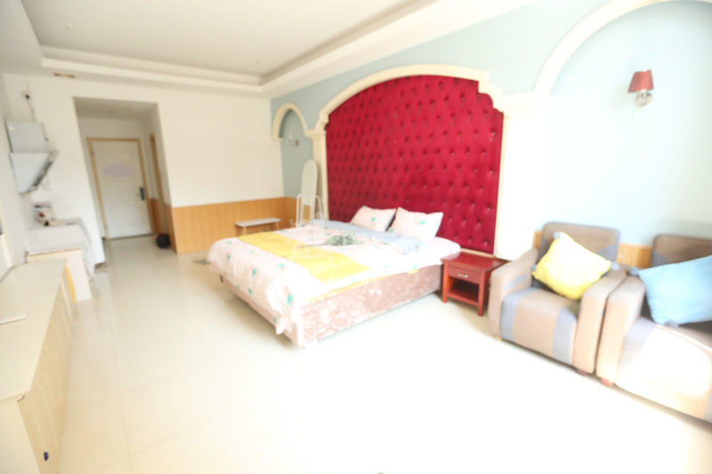 E+青年公寓（东新路店）5889866卧室图0