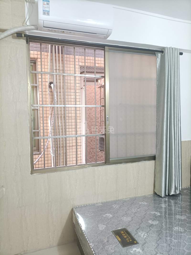 镇北南街黄地巷6号5899768卧室窗户图8