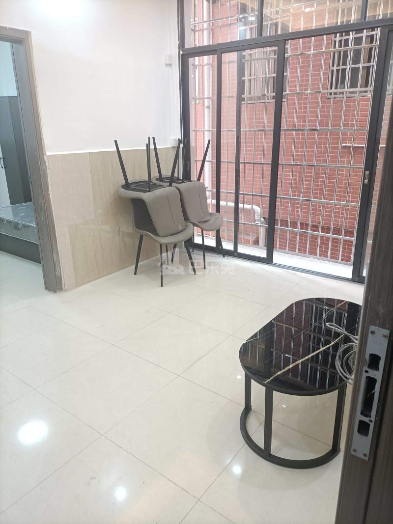 镇北南街黄地巷6号5899773客厅图4