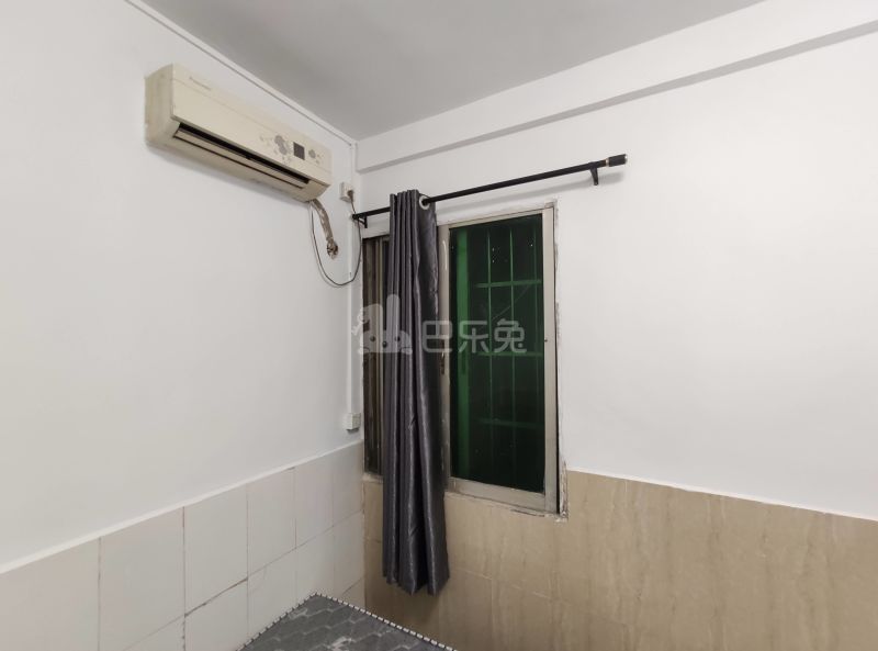 镇北南街黄地巷6号5899774卧室窗户图8