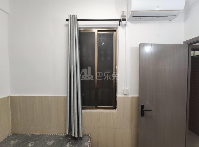 镇北南街黄地巷6号5899775卧室窗户图8