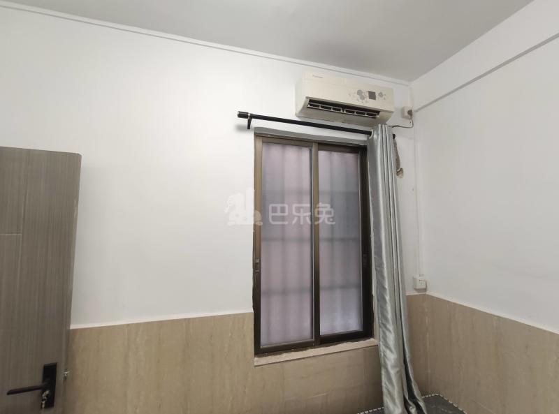 镇北南街黄地巷6号5899775卧室窗户图9