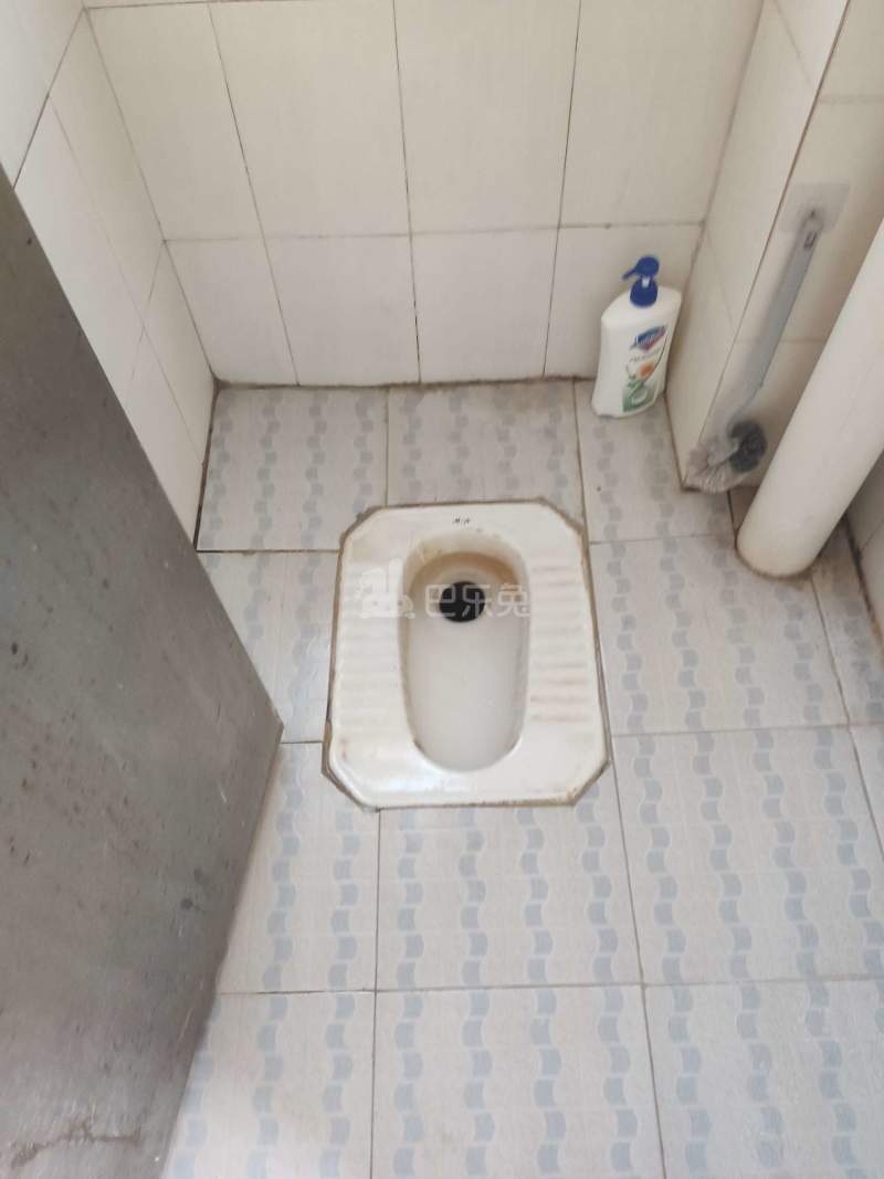 风栗园八巷3号5901230卫生间图5