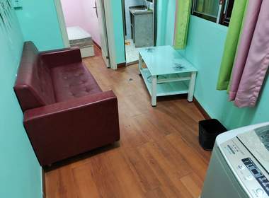 江夏村西街一巷7号 