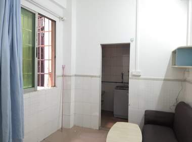 长湴东街十三巷一横巷4号 1室1厅1卫