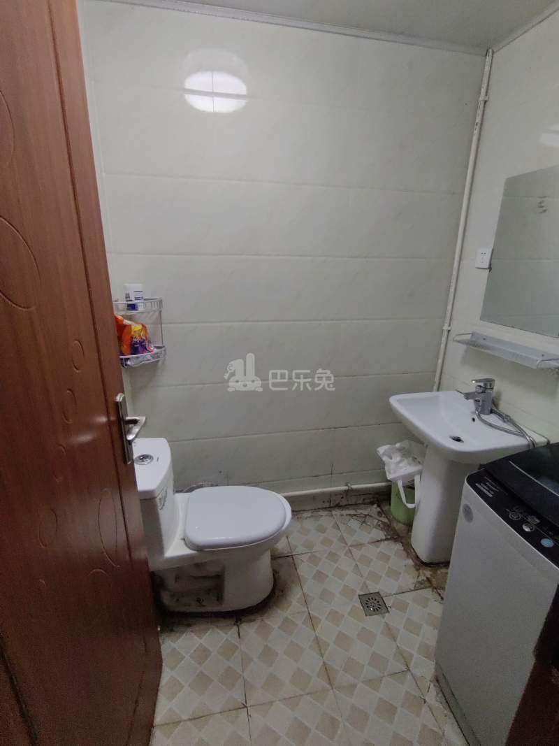 崧泽华城秀景苑2期5974984卫生间图12