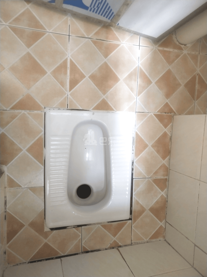 石牌荣华大街二巷3号5985214卫生间图6