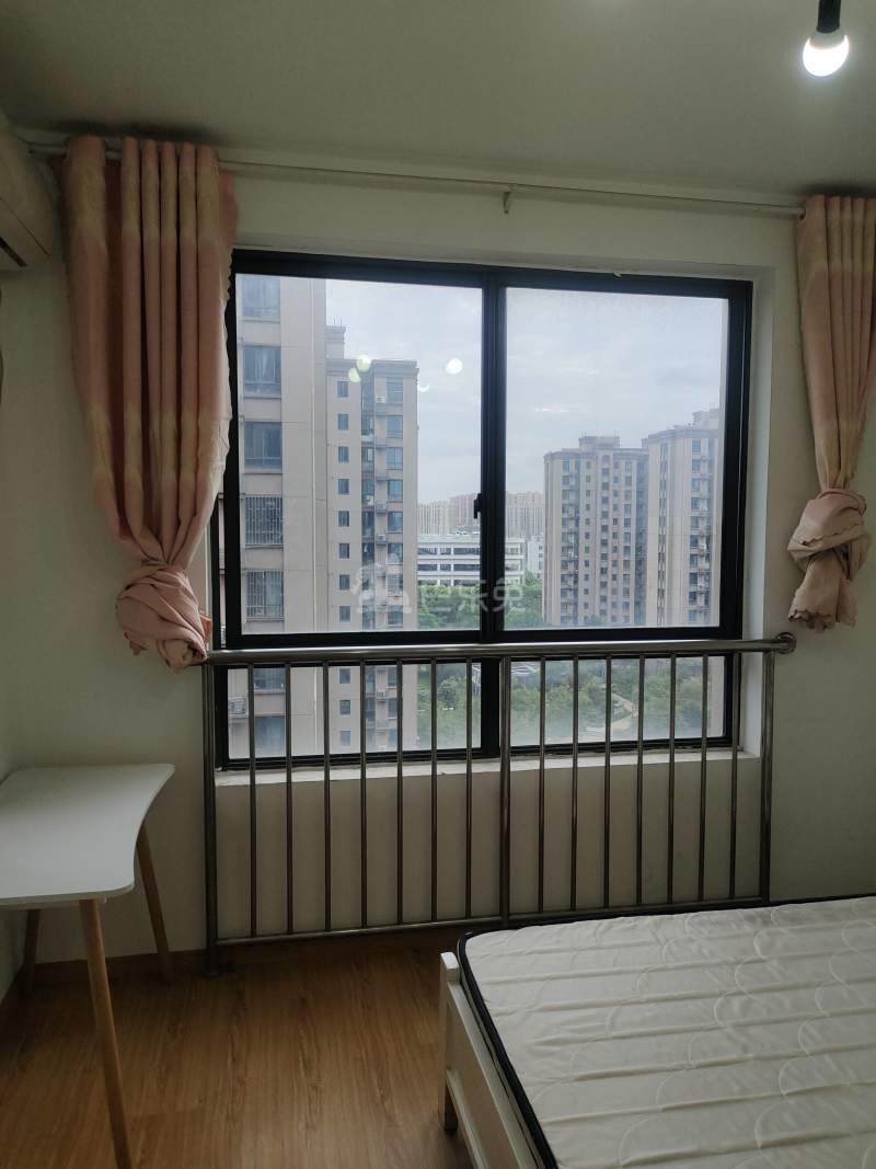 乾皓苑6003763卧室窗户图10