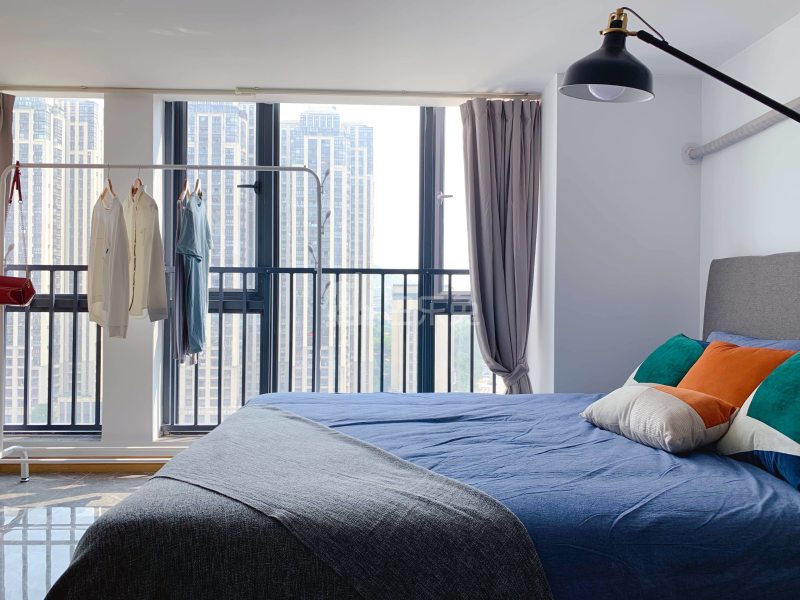 龙湖冠寓广州万博店6020678卧室图5