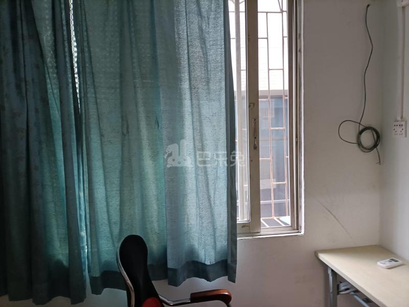 下元岗校前大街四巷6号6068215卧室窗户图7